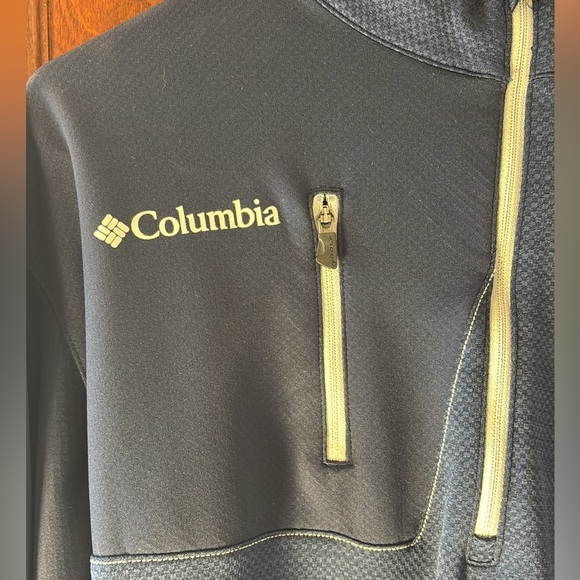 Columbia Nationals Men’s Large Omni-Heat Navy Pullover in excellent condition. - Picture 9 of 10